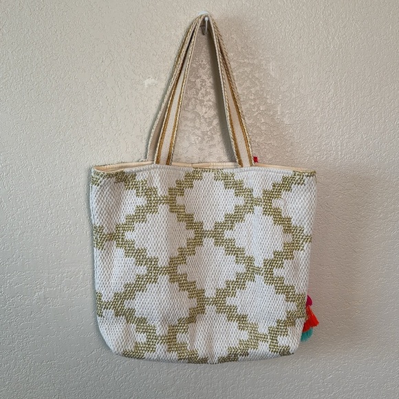 Camel Threads Medium Tote Ivory Gold Pattern‎ Colorful Tassel Snap Closure NWT - Picture 2 of 5
